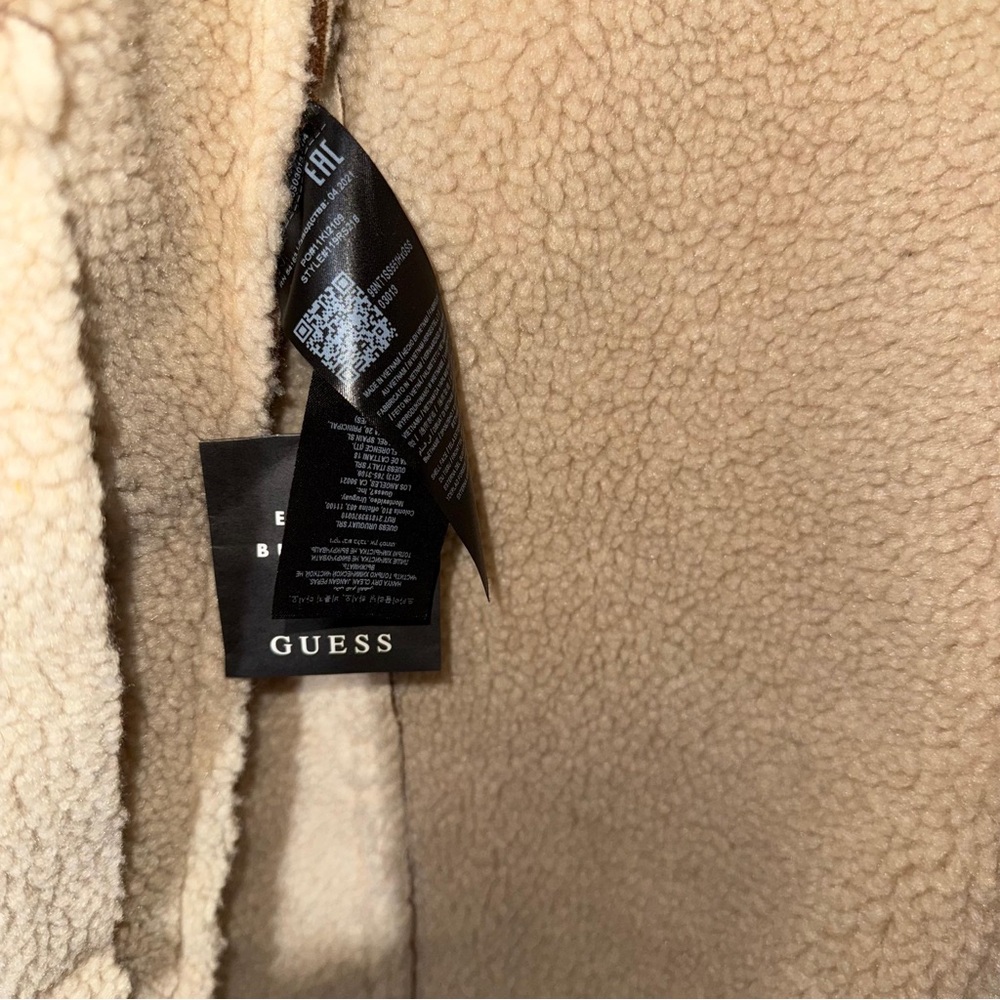 Men Guess Coat with Cream Lining - Picture 3 of 3